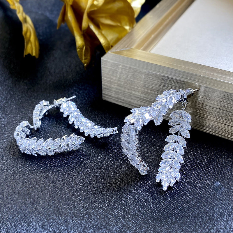 Aretes Hojas de Cristal + Caja regalo GRATIS